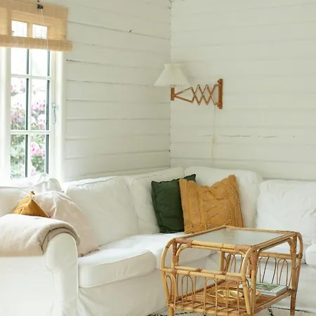 Дом отдыха Romantic Log House Close To The